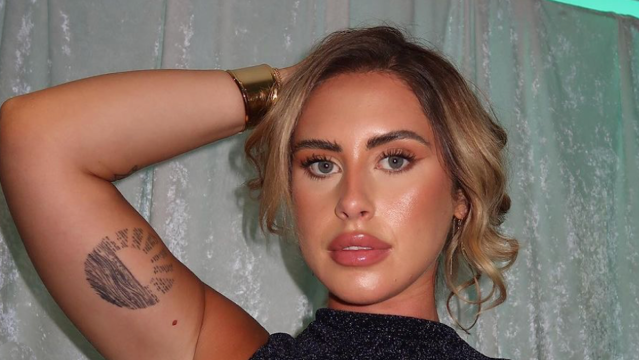 Body-Positive Influencer Embraces Breast Reduction Scars