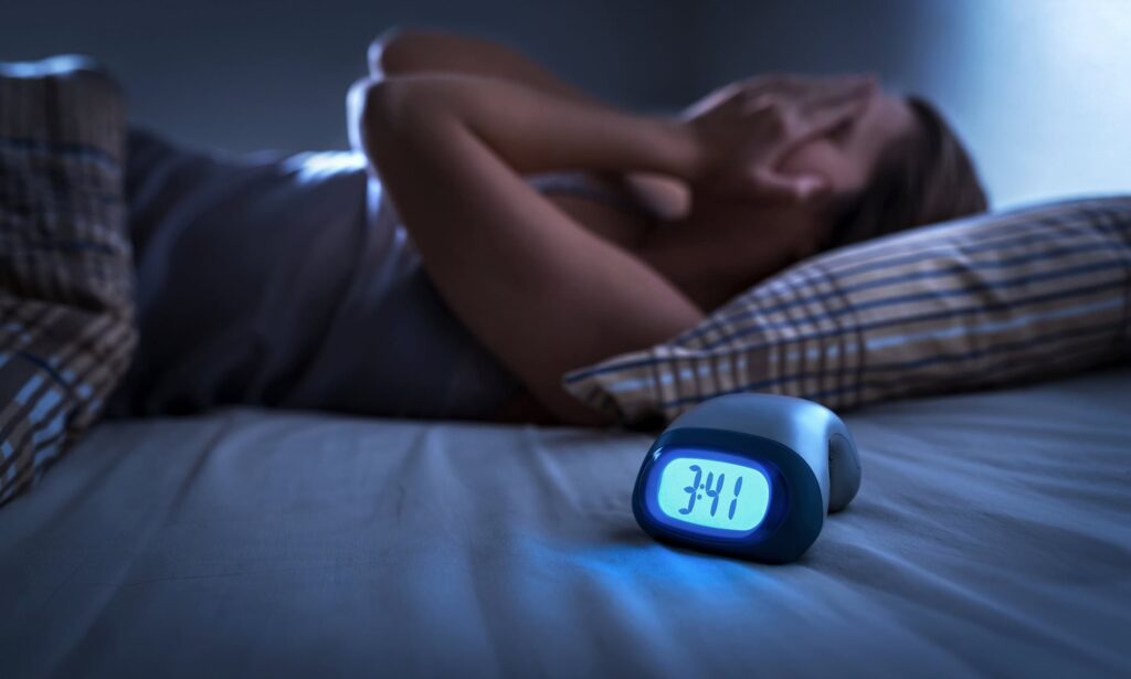 6 Dangerous Bedtime Habits That You Should Always Avoid