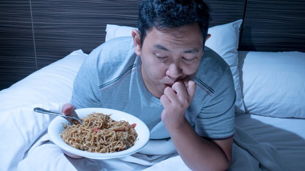 6 Dangerous Bedtime Habits That You Should Always Avoid