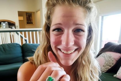 My Stepfather Gave His Daughter My Late Mom’s Wedding Ring – He Didn’t Expect My Grandma to Turn the Tables