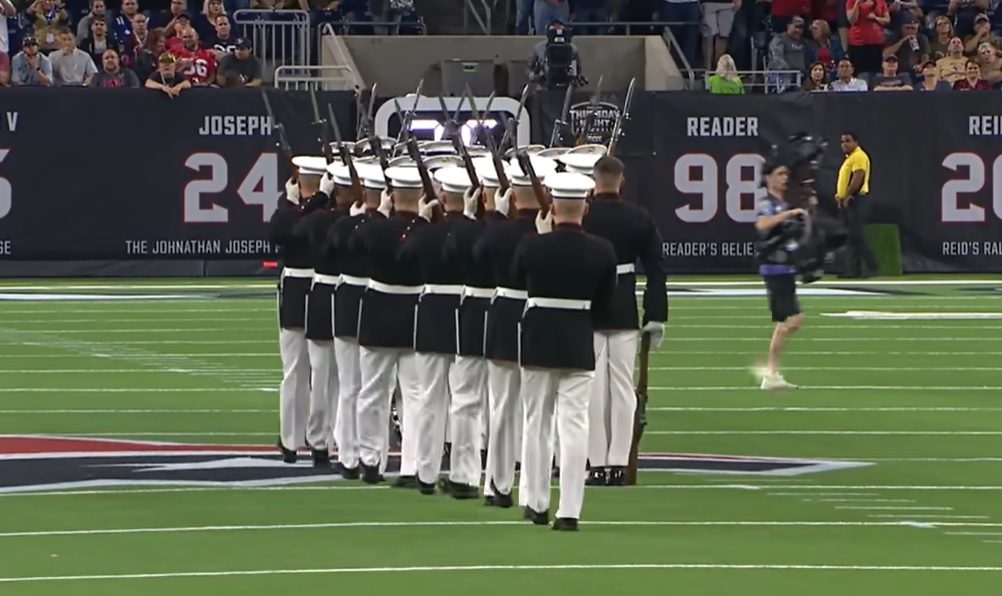 24 Marines line up on the field. What they do NEXT took my breath away — INCREDIBLE