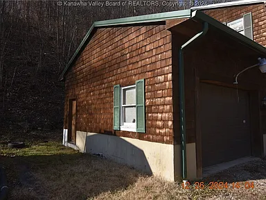 Charming Country Retreat with Endless Potential