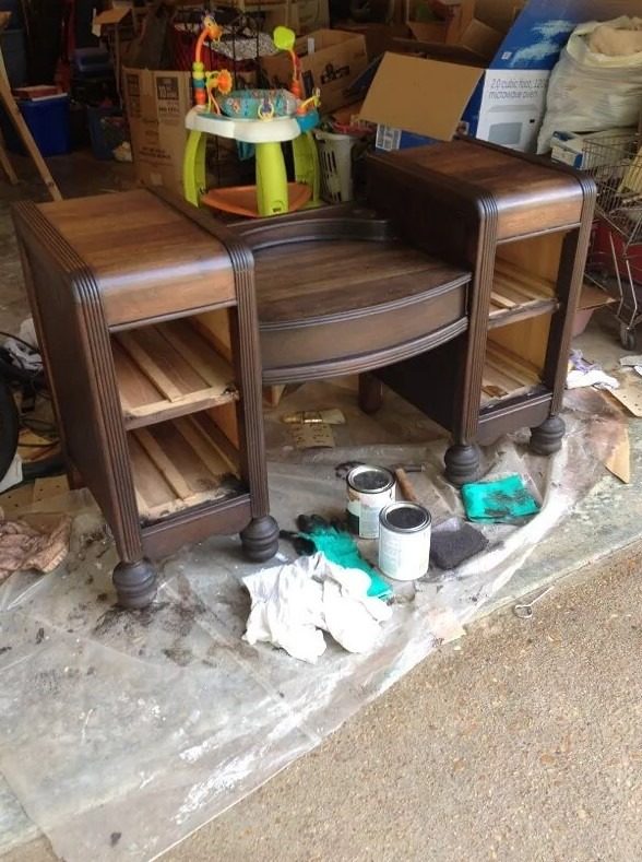 Instead of throwing a 1942 vanity table away, the man brought it back to life and turned into a modern piece of furniture 7 Usa People Instead of throwing a 1942 vanity table away, the man brought it back to life and turned into a modern piece of furniture