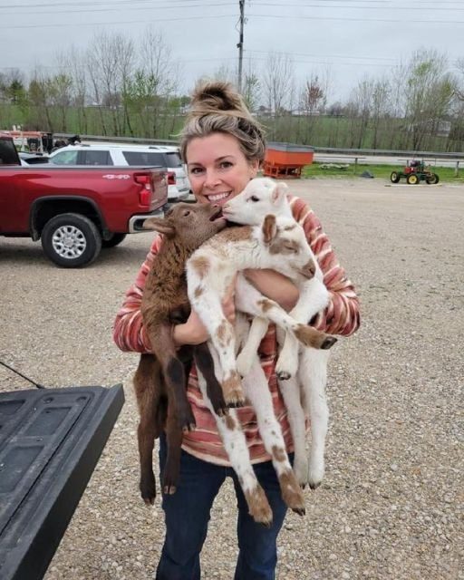 LE JOUR OÙ J'AI SAUVÉ TROIS BÉBÉS CHEVRES ET OÙ J'AI ENFIN COMPRIS LES DERNIERS MOTS DE MA MÈRE 1 Usa People LE JOUR OÙ J'AI SAUVÉ TROIS BÉBÉS CHEVRES ET OÙ J'AI ENFIN COMPRIS LES DERNIERS MOTS DE MA MÈRE