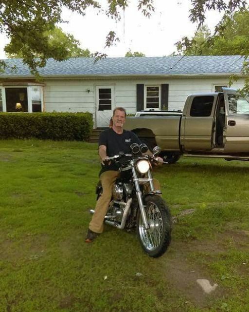 MY UNCLE POSED ON HIS BIKE FOR FACEBOOK—BUT THE TRUCK BEHIND WASN’T SUPPOSED TO BE THERE